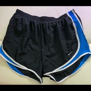 Black Nike shorts